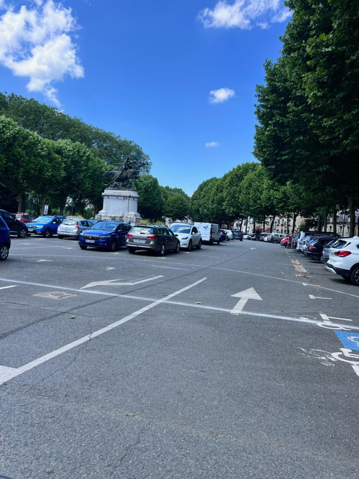 Le Badebec, Appt Dans Maison Typique Avec Jardin Prive Chinon Exterior photo